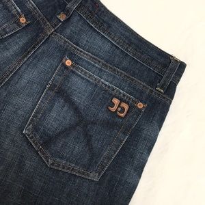 Joe’s dark blue faded jean